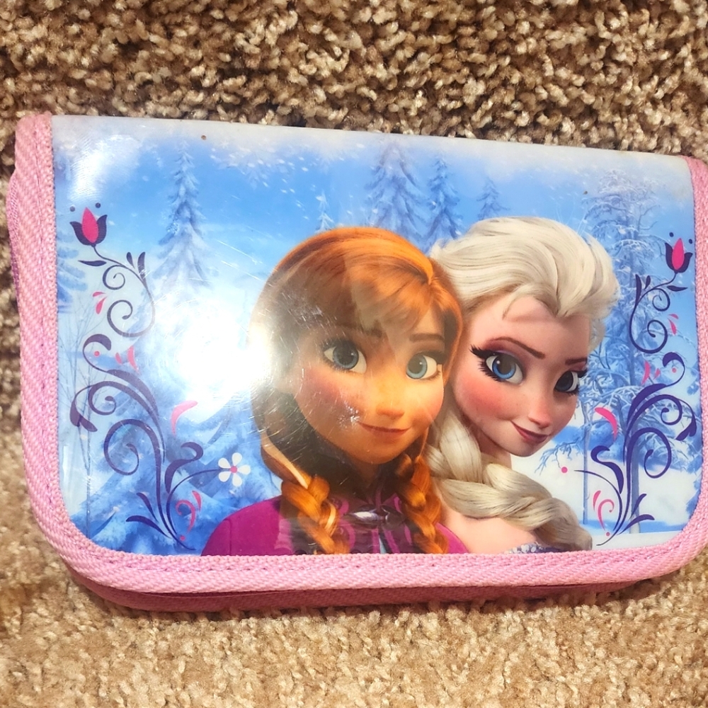Nintendo 3ds game and case bundle